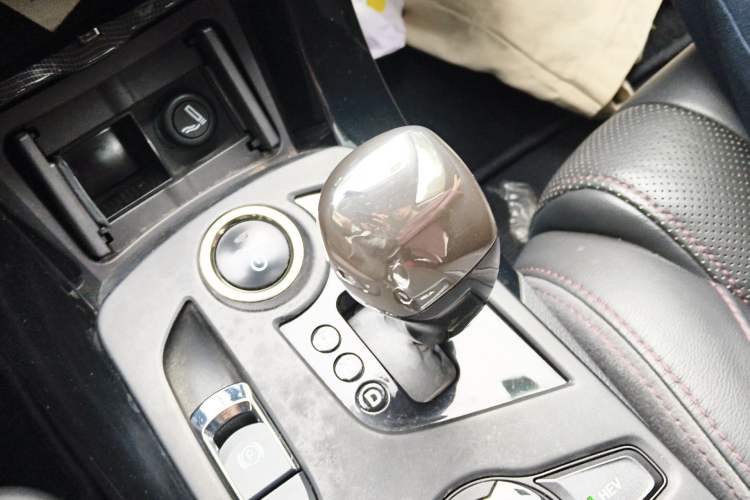 Used BYD Qin New Energy 2014 1.5T Flagship Model Gear Lever