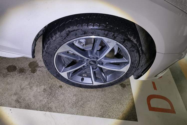 Used Audi A4L 2022 40 TFSI Fashion Dynamic Model Right Front Wheel Hub