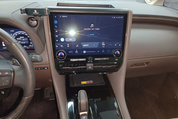 Used Toyota Vellfire 2024 Crown Dual-Engine 2.5L Ultimate Edition Audio And AC Panel