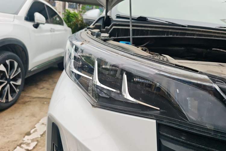 Used GAC Trumpchi M6 2023 PRO 270T DCT Luxury Edition
