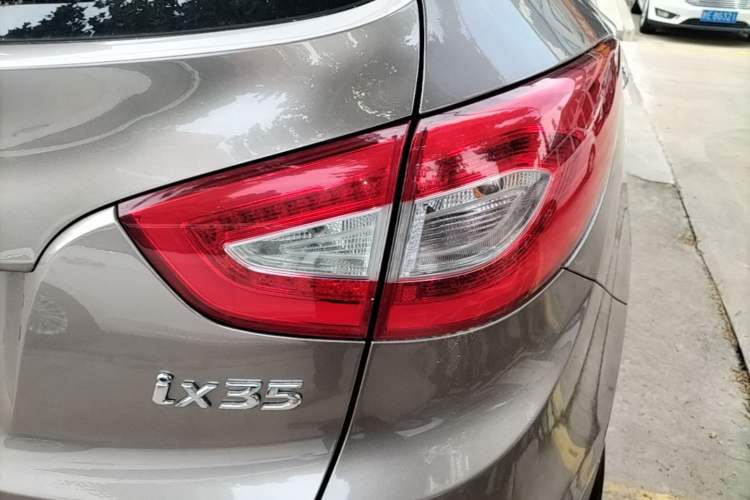 Used Hyundai ix35 2013 2.0L Automatic Two-Wheel Drive Smart GLS China IV Standard