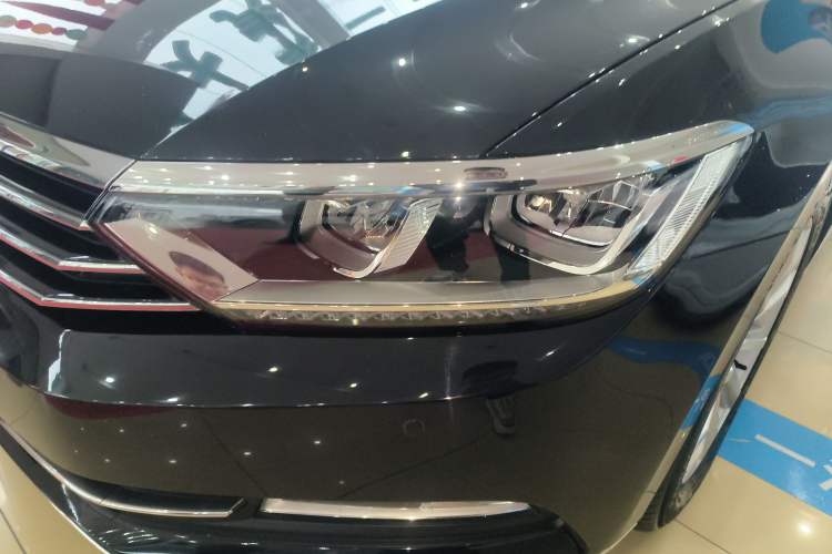 Used Volkswagen Magotan 2019 330TSI DSG Leading Model China VI Standard Left Front Headlight