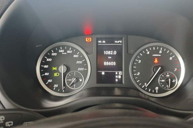 Used Mercedes-Benz Vito 2021 2.0T Elite Version 7 Seats Instrument Cluster