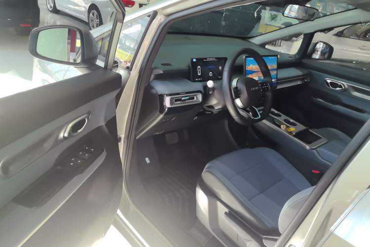 Used AION Y 2025 Plus 430 Smart Edition Driver Seat