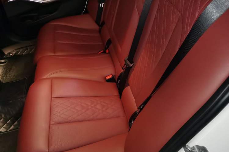 Used BMW i3 2024 eDrive 35 L
