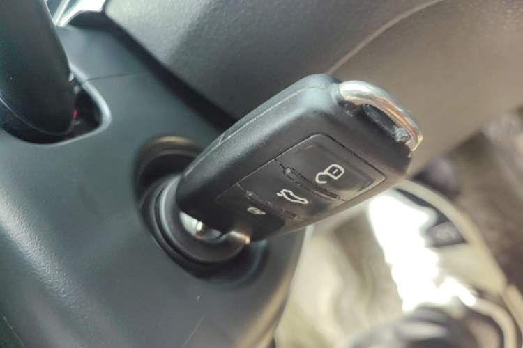 Used Volkswagen Bora 2013 1.6L Automatic Comfort Model
