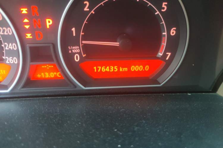 Used BMW 7 Series  Odometer Close Up