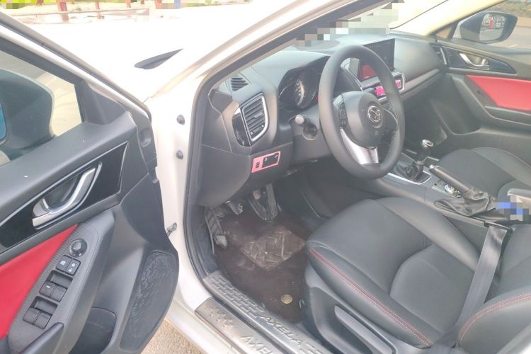 Used Mazda 3 Axela 2014 Sedan 1.5L Manual Comfort Model
