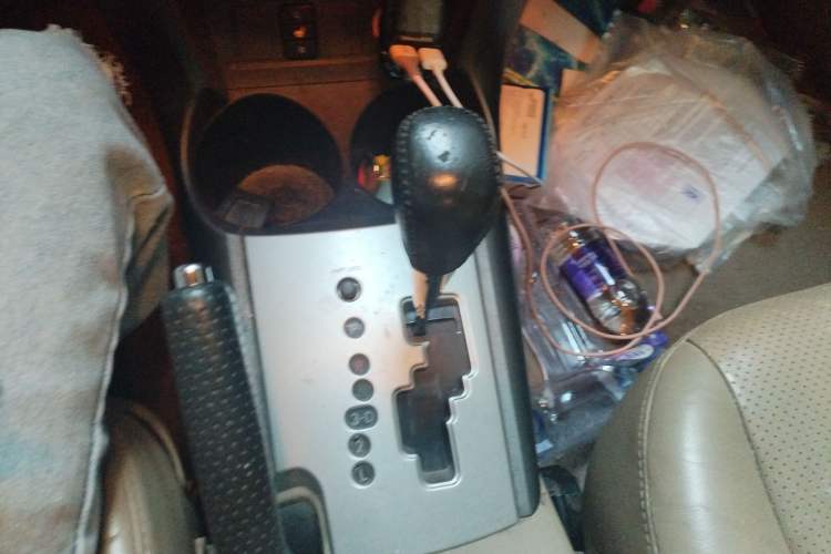 Used Toyota RAV4 2012 Luxurious 2.4L Automatic 4x4 with Stylish Features
