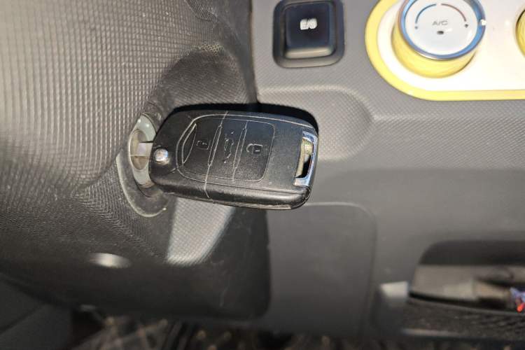 Used Wuling Hongguang MINIEV 2021 Macaron Premium Model – Lithium Iron Phosphate Vehicle Key