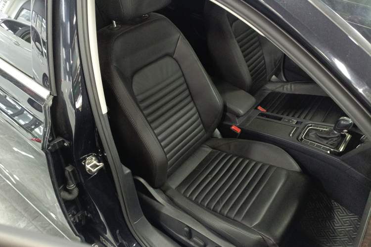 Used Volkswagen Magotan 2018 Facelift 380TSI DSG Luxury Version
