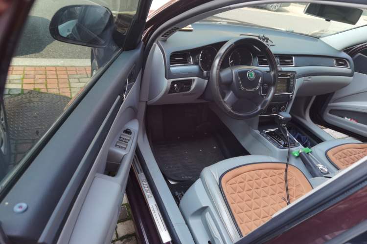 Used Skoda Superb 2009 1.8TSI Automatic Elegant Edition Driver Seat