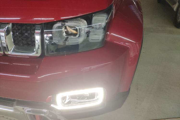 Used BAIC Off-Road BJ40 2019 2.0T Automatic Four-Wheel Drive Urban Hunter Edition Flagship Model China V Emission Standard