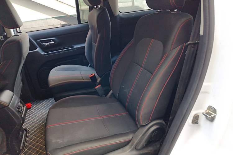 Used CHANGAN OSHAN X70A 2019 1.5L Manual Standard Version China VI