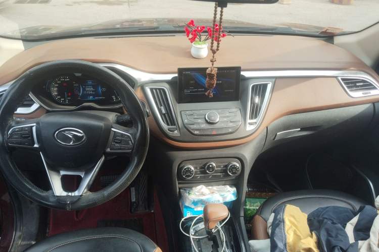 Used Soueast DX7 2015 1.5T Automatic Luxury Model Audio And AC Panel