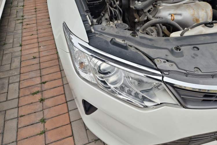 Used Toyota Camry 2016 2.0G 10th Anniversary Leading Edition Right Front Headlight