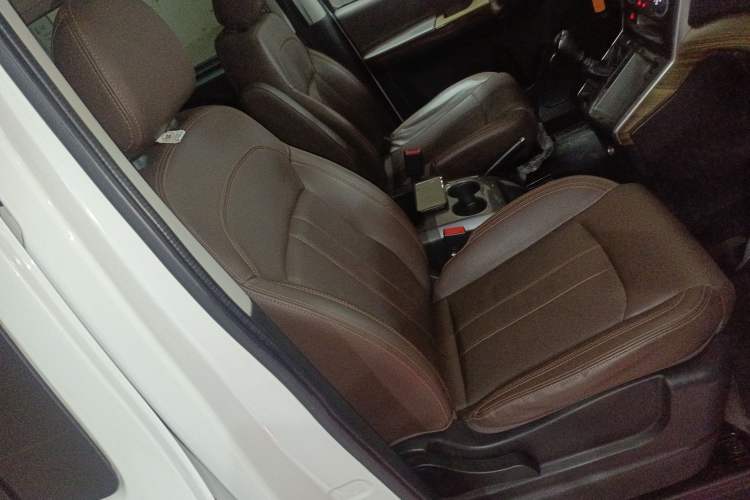 Used FORTHING Lingzhi PLUS 2021 2.0L Manual Luxury 7-Seater