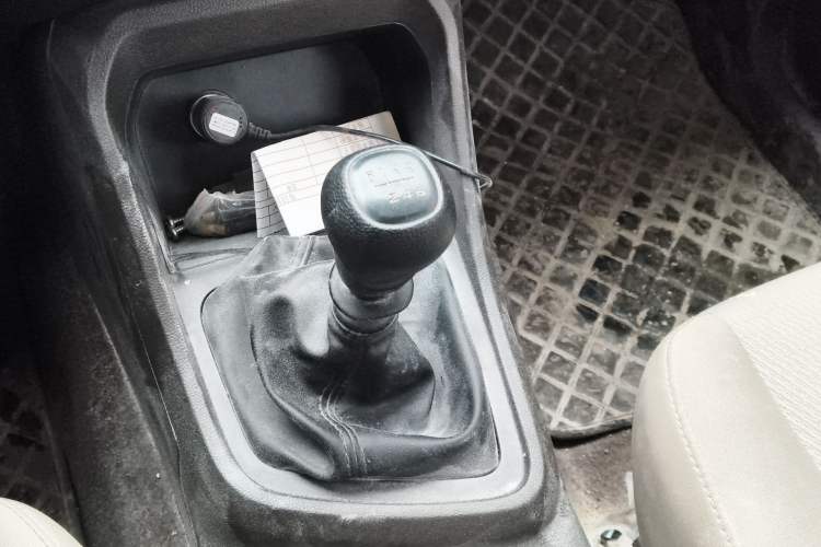 Used Wuling Hongguang V 2022 1.5L Jingqu Version Hydraulic Power Steering LAR Gear Lever