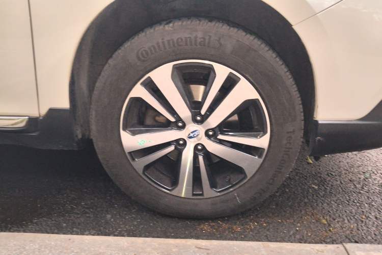 Used Subaru Outback 2018 2.5i Sport Navigation Edition with EyeSight Right Front Wheel Hub