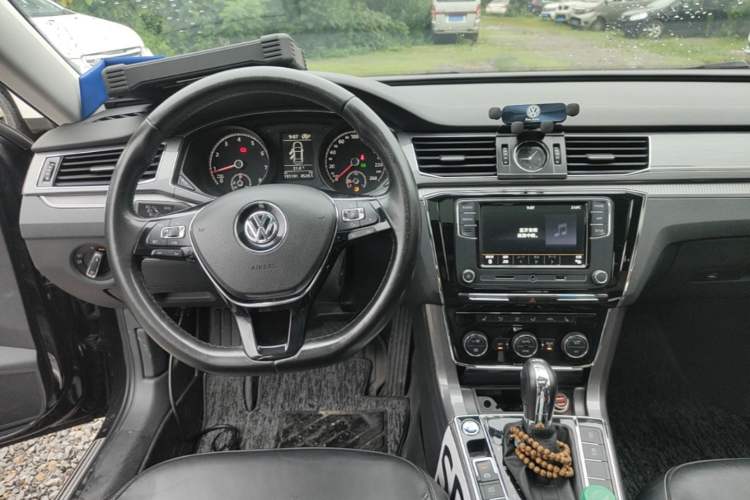 Used Volkswagen Passat 2017 280TSI DSG Luxury Edition

