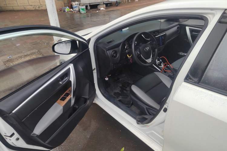 Used Toyota Levin 2017 Revised Dual-Engine 1.8H GS E-CVT Elite Sunroof Version China V Standard