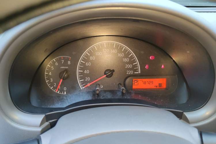 Used Nissan Sunny 2015 1.5XE CVT Master Edition Instrument Cluster