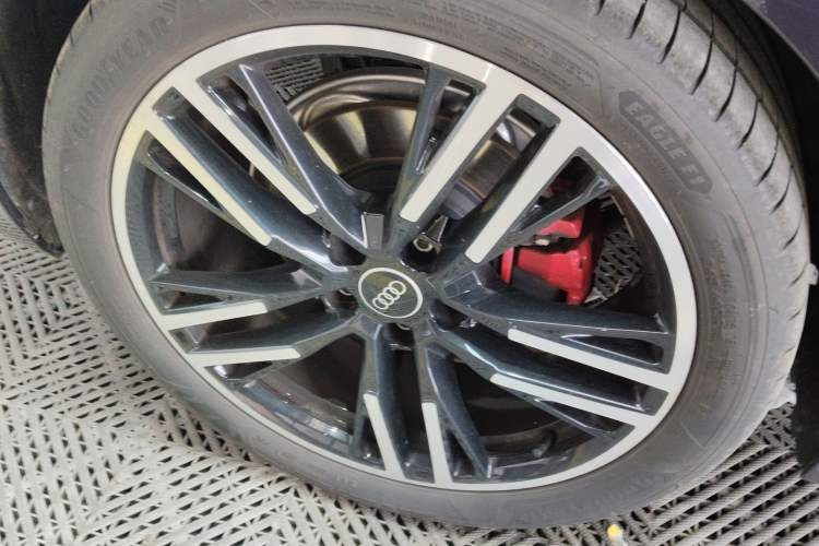 Used Audi A5L 2026 2.0T Sport quattro Right Rear Wheel Hub