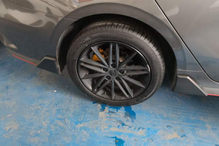 Used Geely Auto Binray 2022 Binrui COOL 1.5T DCT Electric Edition Right Rear Wheel Hub