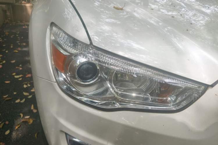 Used Mitsubishi ASX 2015 2.0L CVT Four-Wheel Drive Premium Edition
