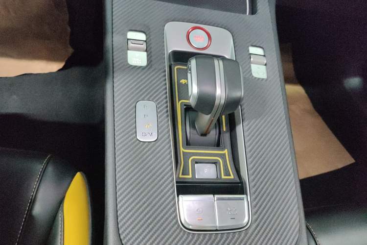 Used GAC Trumpchi EMPOW 2021 270T DCT J11 Version Gear Lever