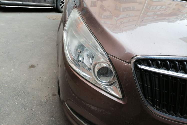 Used Buick GL8 2018 28T Comfort Model China VI Standard Right Front Headlight