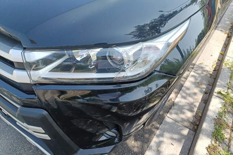 Used Toyota Highlander 2018 2.0T Four-Wheel Drive Luxury Edition 7 Seats China V Emission Standard Left Front Headlight