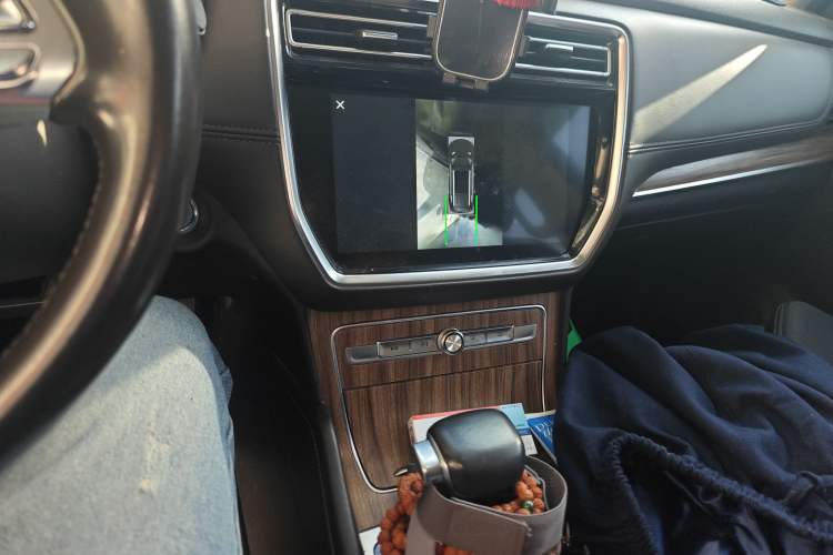 Used Roewe RX8 2018 30T Smart Connectivity Two-Wheel Drive Flagship Edition
