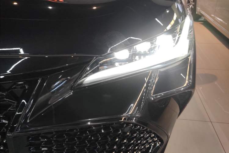 Used Toyota Avalon 2024 Dual-Motor 2.0L Luxury Edition
