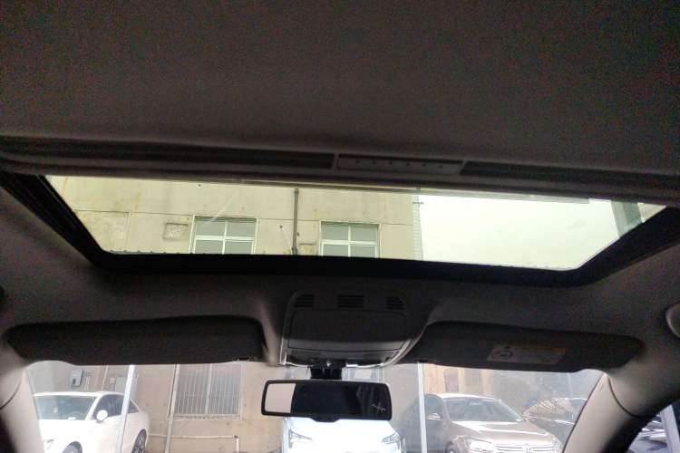 Used Volkswagen Magotan 2016 1.8TSI Luxury Comfort Model Headliner