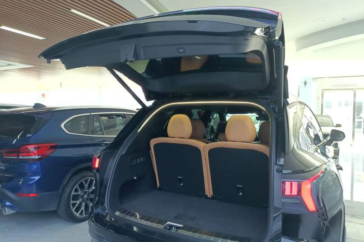 Used Lynk & Co 09 EM-P 2021 2.0T PHEV Ultra 7-Seater Trunk