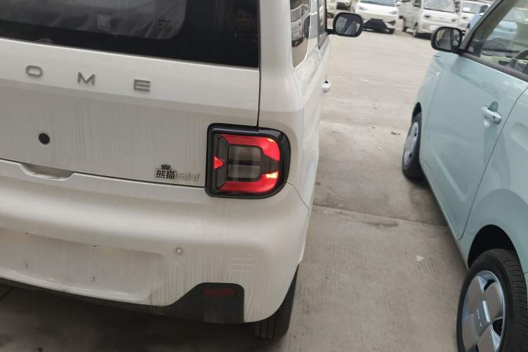 Used Geely Galaxy Panda 2024 Panda Mini 200km Endurance Bear
