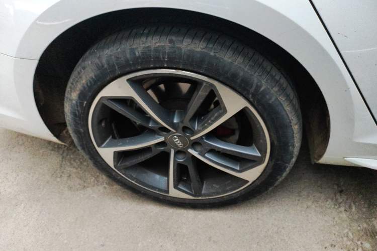 Used Audi A4L 2019 40 TFSI Ambition China VI
