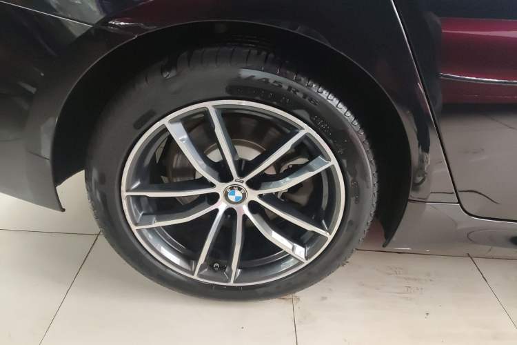 Used BMW 5 Series 2022 Restyled 525Li M Sport Package Exterior 5