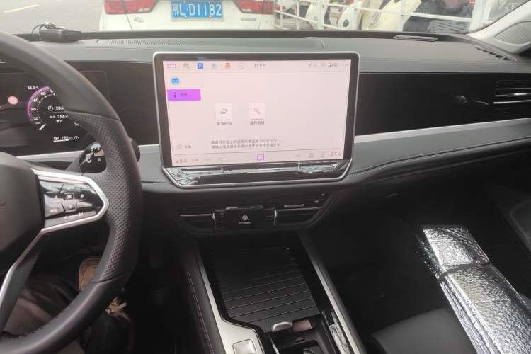 Used Volkswagen Magotan 2024 300TSI DSG Prestige Edition—A Real Eye-Catcher
