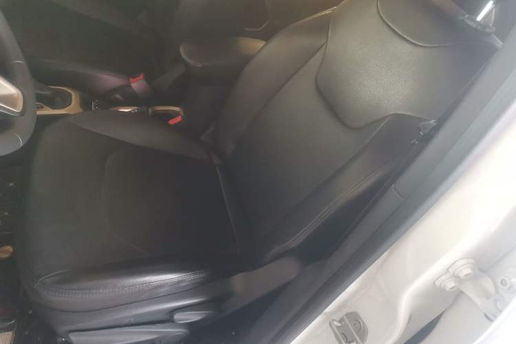 Used Jeep Renegade 2017 180T Automatic Kinetic Edition+
