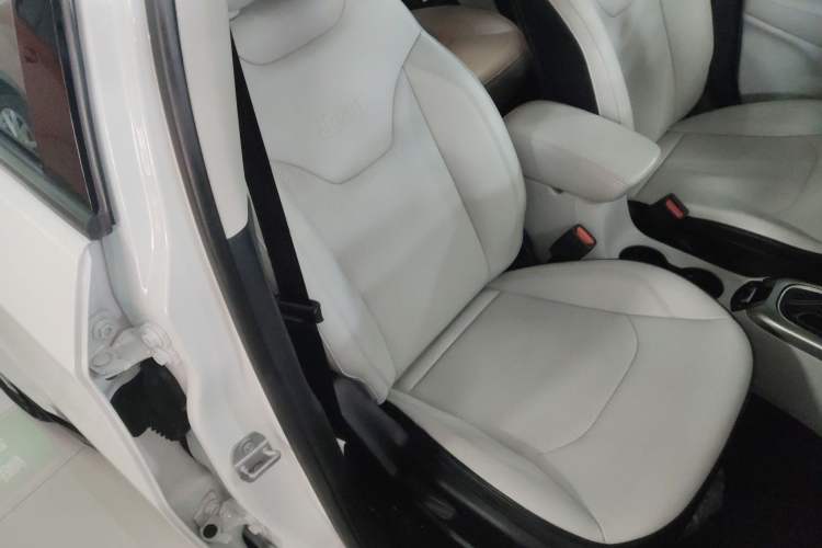 Used Jeep Compass 2017 200T Automatic Family Edition
