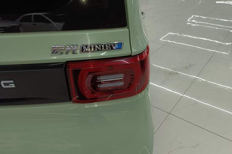 Used Wuling Hongguang MINIEV 2021 Macaron Fashion Model Lithium Iron Phosphate
