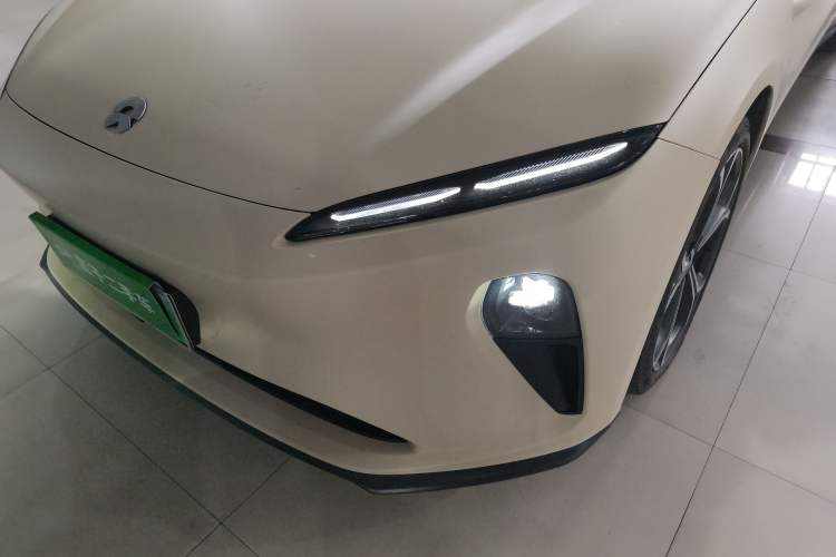 Used Nio ET5 2024 75 kWh Left Front Headlight