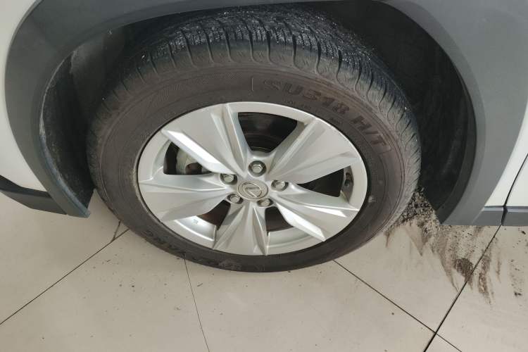 Used Lexus UX 2020 260h Explore & Adventure Edition Left Front Wheel Hub