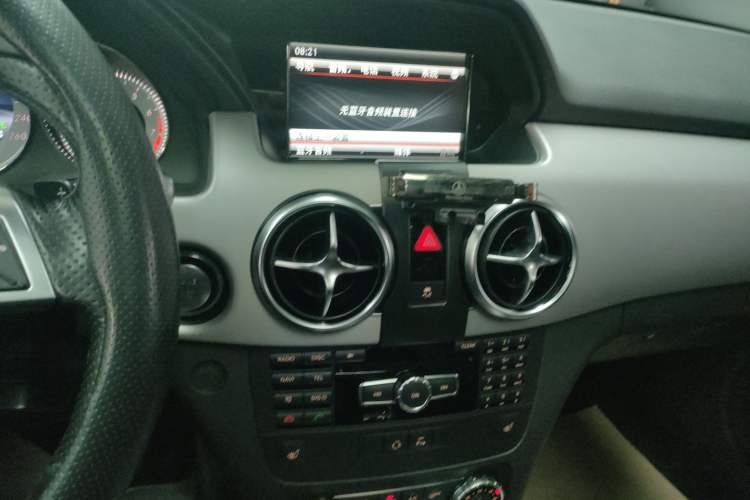 Used Mercedes-Benz GLK-Class 2015 GLK 300 4MATIC Fashion Edition Ultimate Version Audio And AC Panel