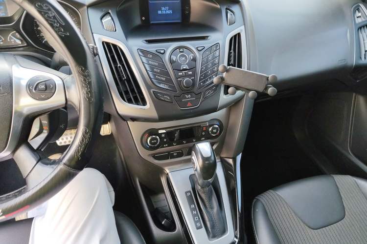 Used Ford Focus 2012 Hatchback 1.6L Automatic Fashion Edition