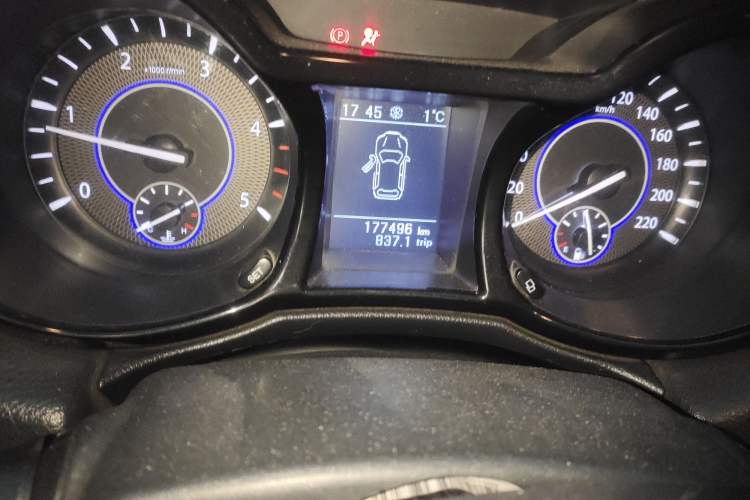 Used JMC Yuhu 7 2016 2.4T Two-Wheel Drive Luxury Edition JX4D24
