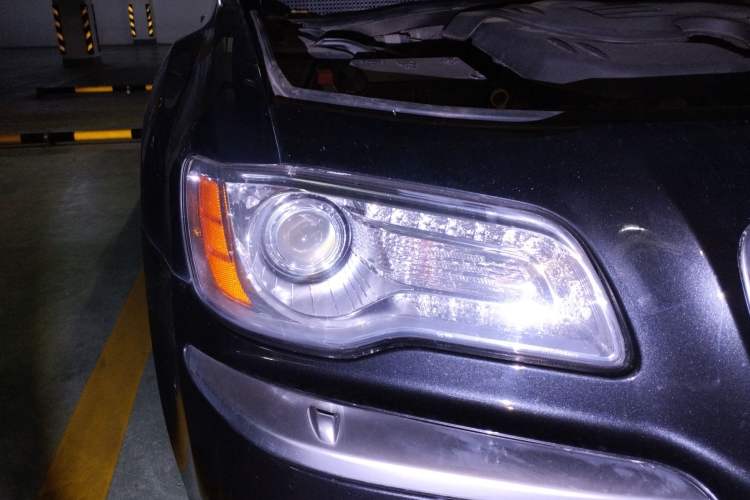 Used Chrysler 300C 2014 3.0L Excellence Edition