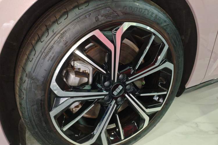 Used Geely Galaxy E8 2025 700 km Long-Range Intelligent Driving Version
